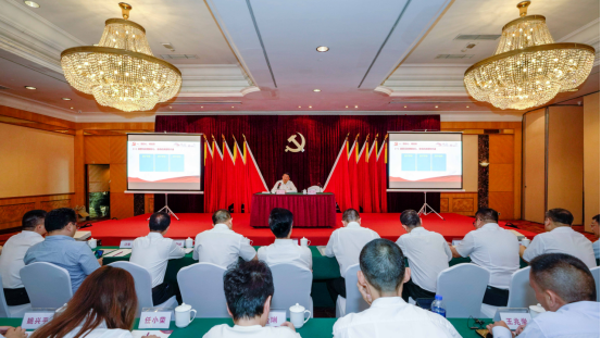 尊龙凯时集团任丁书记带头讲授“不忘初心、牢记使命”主题教育专题党课